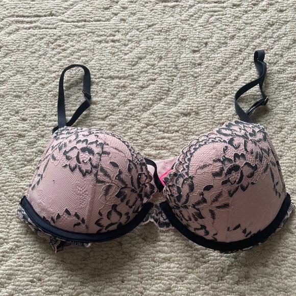La senza bra - Picture 1 of 3